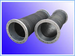 华橡集团 深耕大口径钢丝胶管与吸排胶管领域，铸就工业输送可靠基石